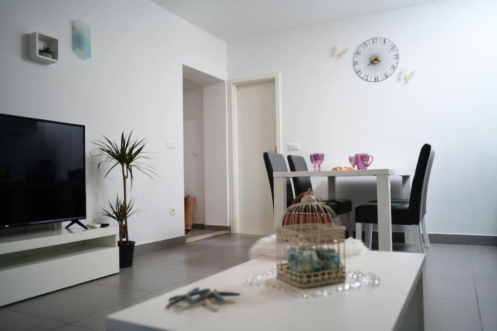 Wave N' Sea Apartment With A Private Pool Dubrovnik Exterior foto